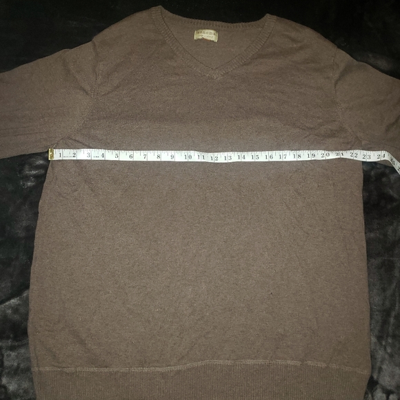 Men's v-neck sweater - Picture 10 of 13